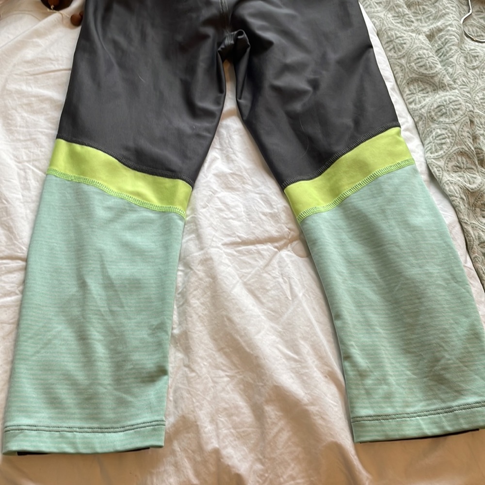 UNDER ARMOUR LEGGINGS - Picture 6 of 8